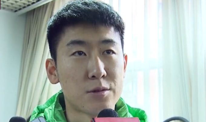 【比赛关键事件】第11分钟，扎莱夫斯基禁区左侧低平球横传到门前，卢卡库后点包抄推射破门，罗马1-0领先！