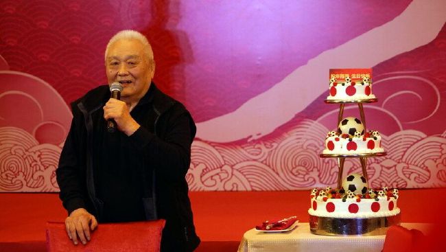 不仅案件主线足够吸睛，其中的轻科幻设定也同样亮眼